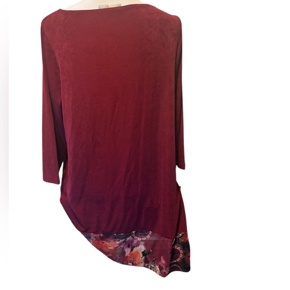 Chico's Travelers Asymmetrical Printed-Hem Pullover Tunic Tops Chico’s Size 2 - Picture 3 of 9